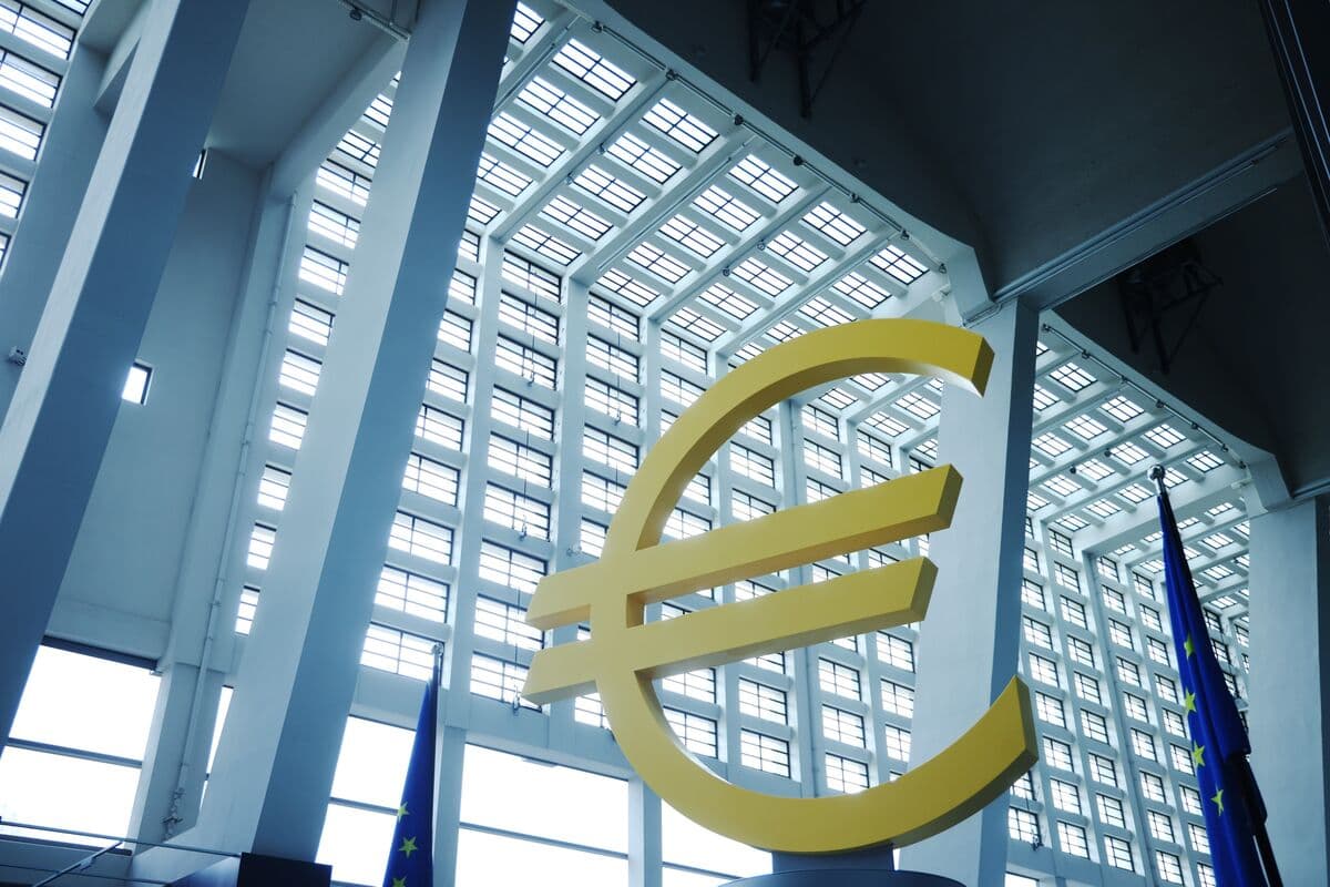 ブルームバーグのニュース記事「欧州債売り続く、ＥＣＢ利下げ観測が後退－９月実施の見込みはゼロ」の画像